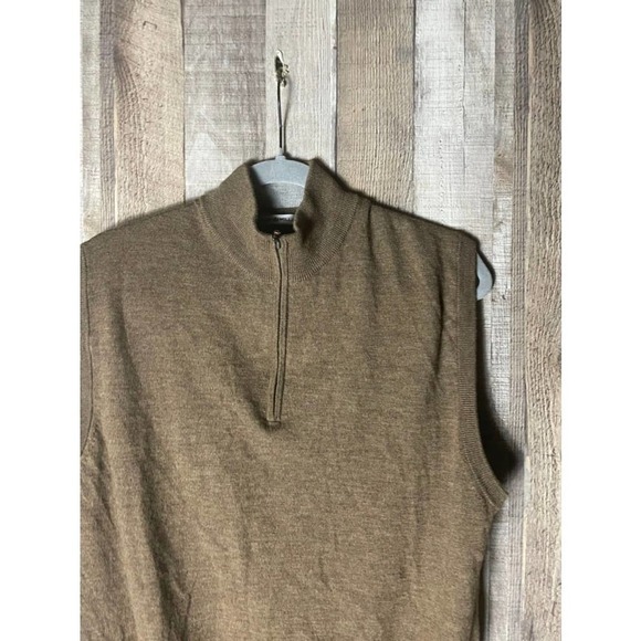 Peter Millar Brown Sleeveless Men's Pullover 1/4 Zip - Picture 3 of 4